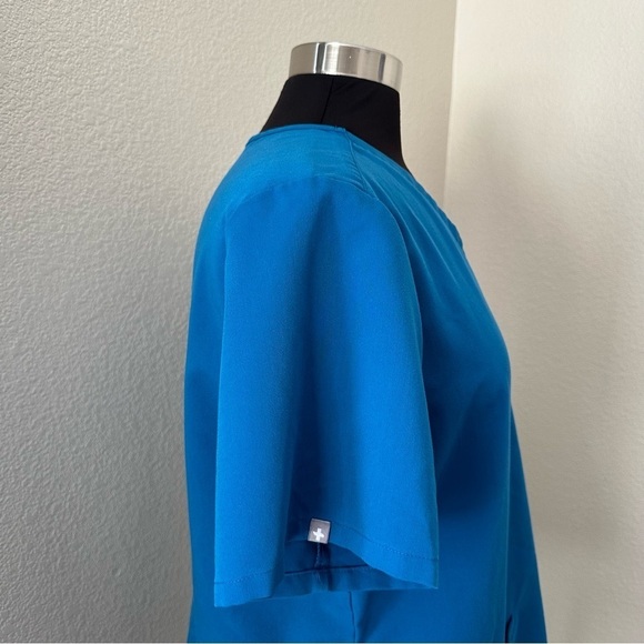 FIGS Women's Casma Three-Pocket Scrub Top Turquoise Blue PO1652 - Picture 7 of 13